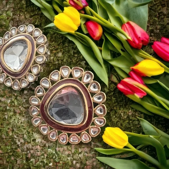 Maroon studs - Picture 3 of 3